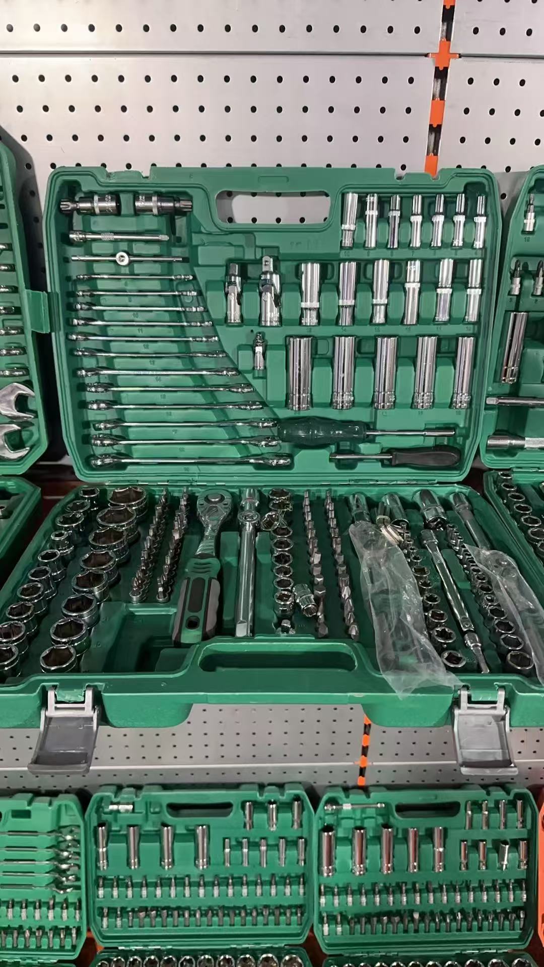 216-Piece DIY Auto Repair Tool - огляд і ціна Power Tools Kits